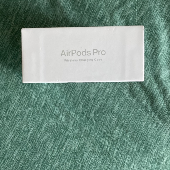 AirPods Pro- Make an Offer! - Picture 4 of 16